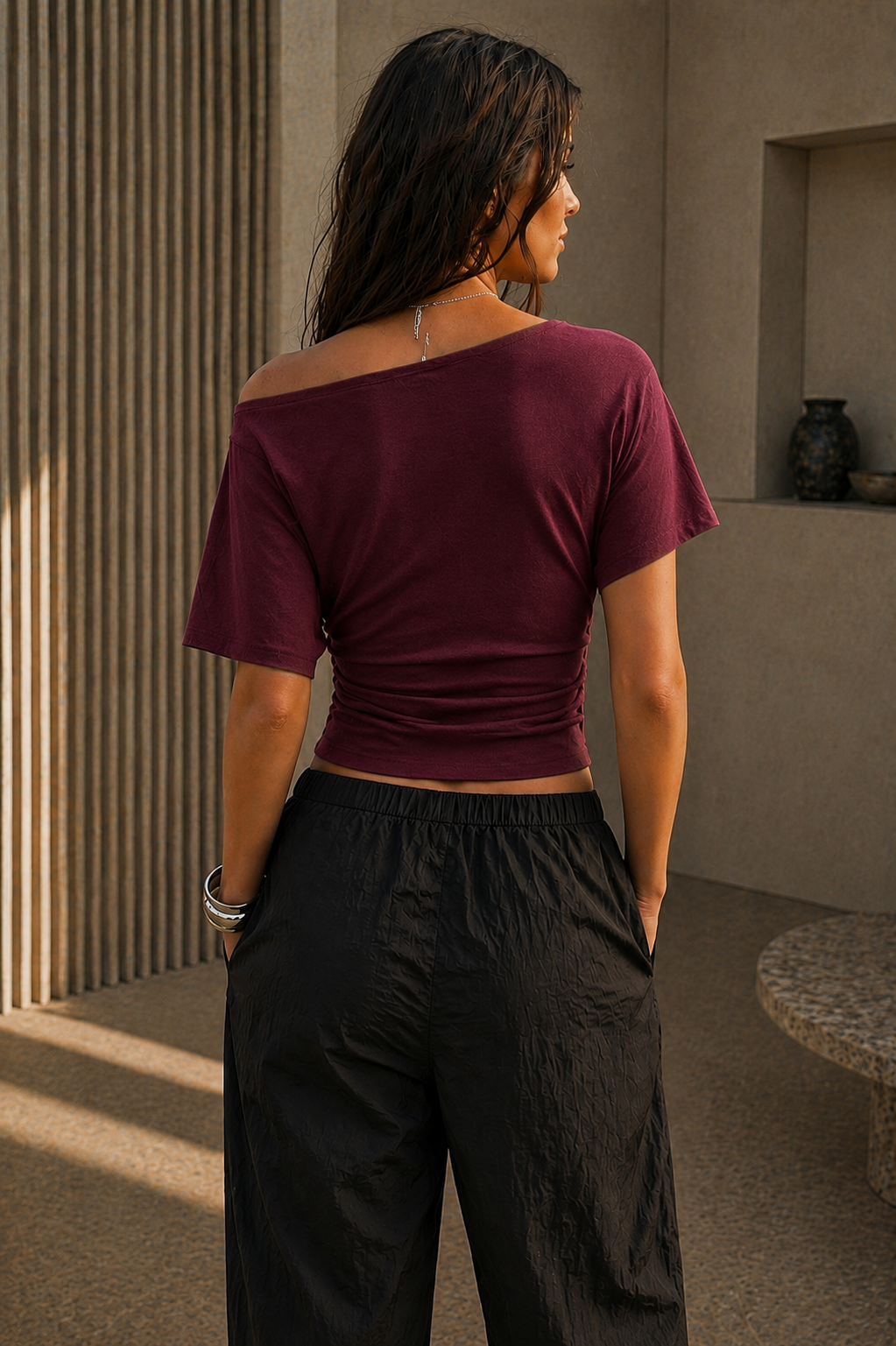 GENİŞ YAKALI TSHIRT